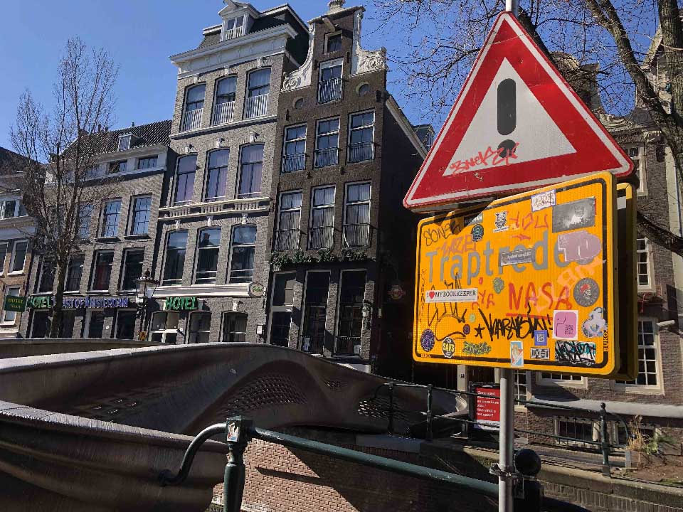 Stadsdeel Centrum stopt met buurtschouwen - ‘JULLIE WORDEN BEDANKT’